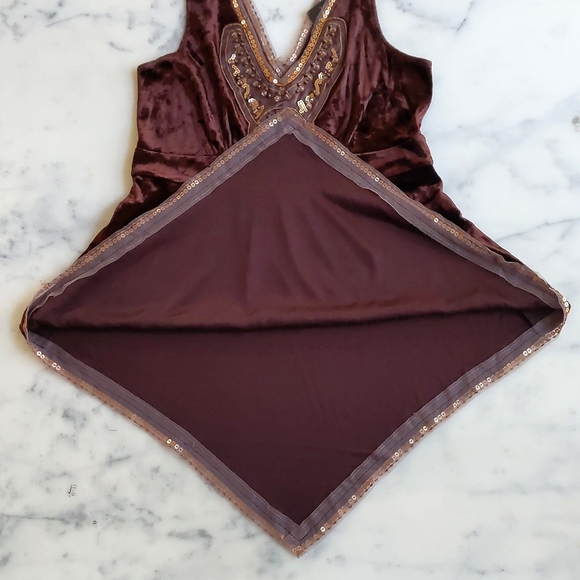 NWT. Express Velvet Multicolor Beads Design/Sparkle Lace Trim Sleeveless Blouse. - Picture 6 of 7